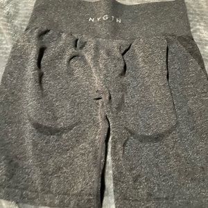 Large NVGTN Black Speckled Contour Seamless